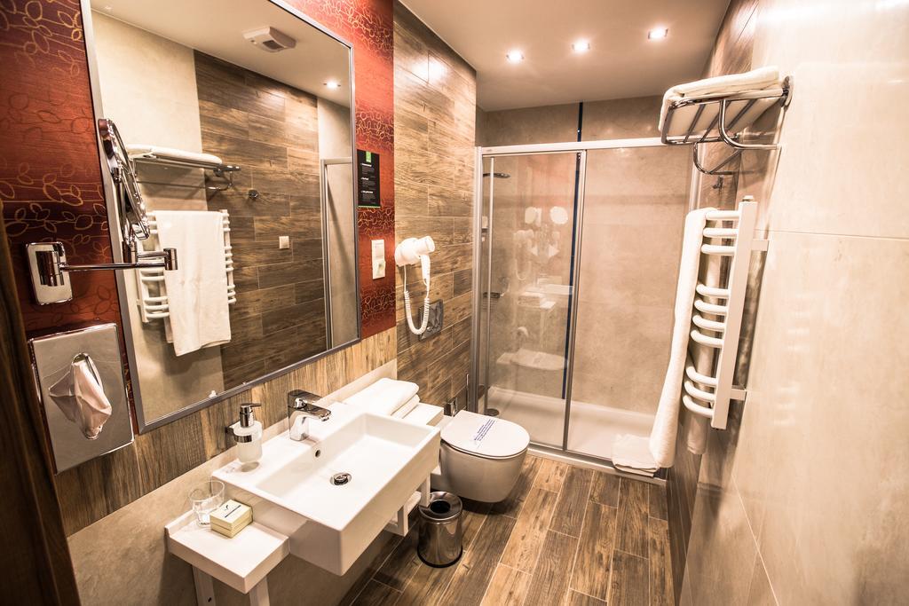 Mineral Hotel Malinowy Raj Solec-Zdrój Rom bilde